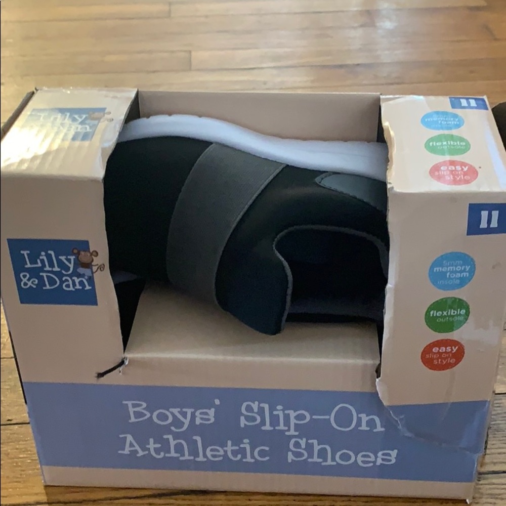 Lily and Dan slip on sneakers size 11